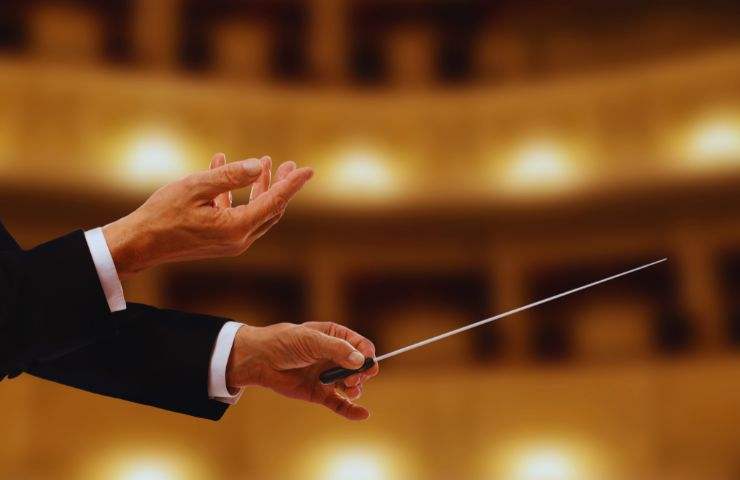 mani direttore d'orchestra