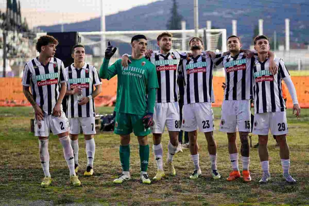 L'Ascoli esulta con il pubblico