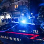 Auto dei carabinieri in strada