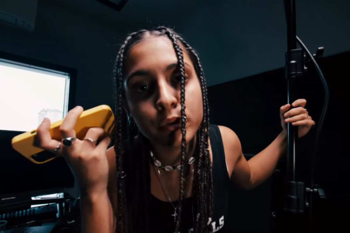 Emili Kasa in un video su Instagram