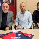 D'Alesio al momento della firma del contratto