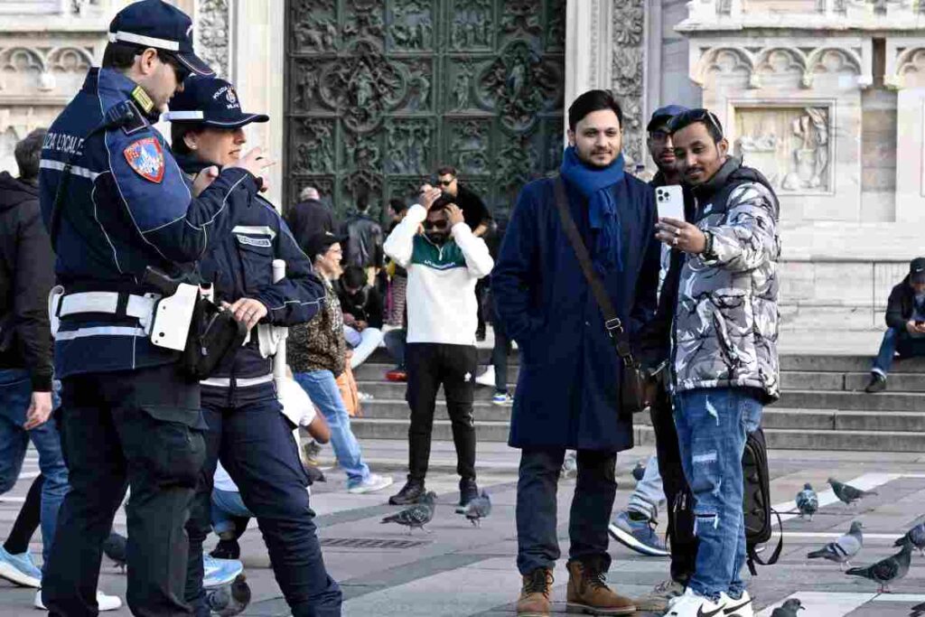 Polizia in strada durante i controlli