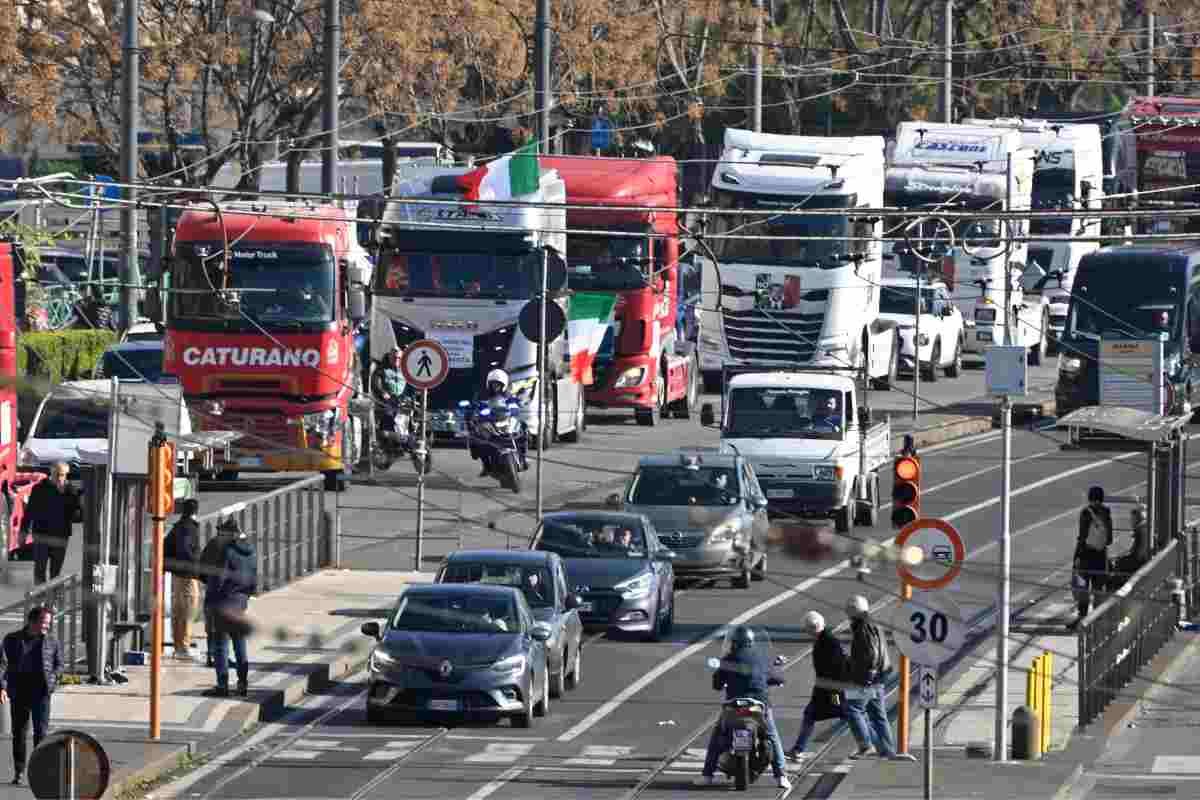 I camion nel traffico